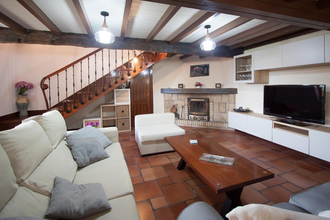 Santa Barbora, casa a 3 km de la playa Villa Llanes Bagian luar foto